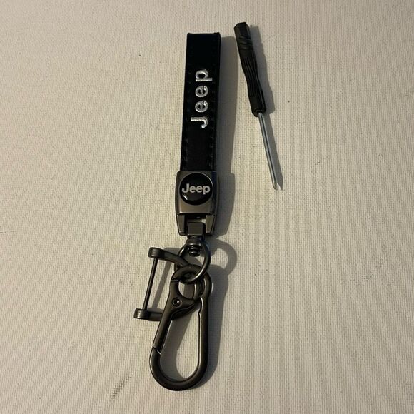 Jeep Logo Key Fob Keychain in Black Leather NWT - Picture 3 of 4